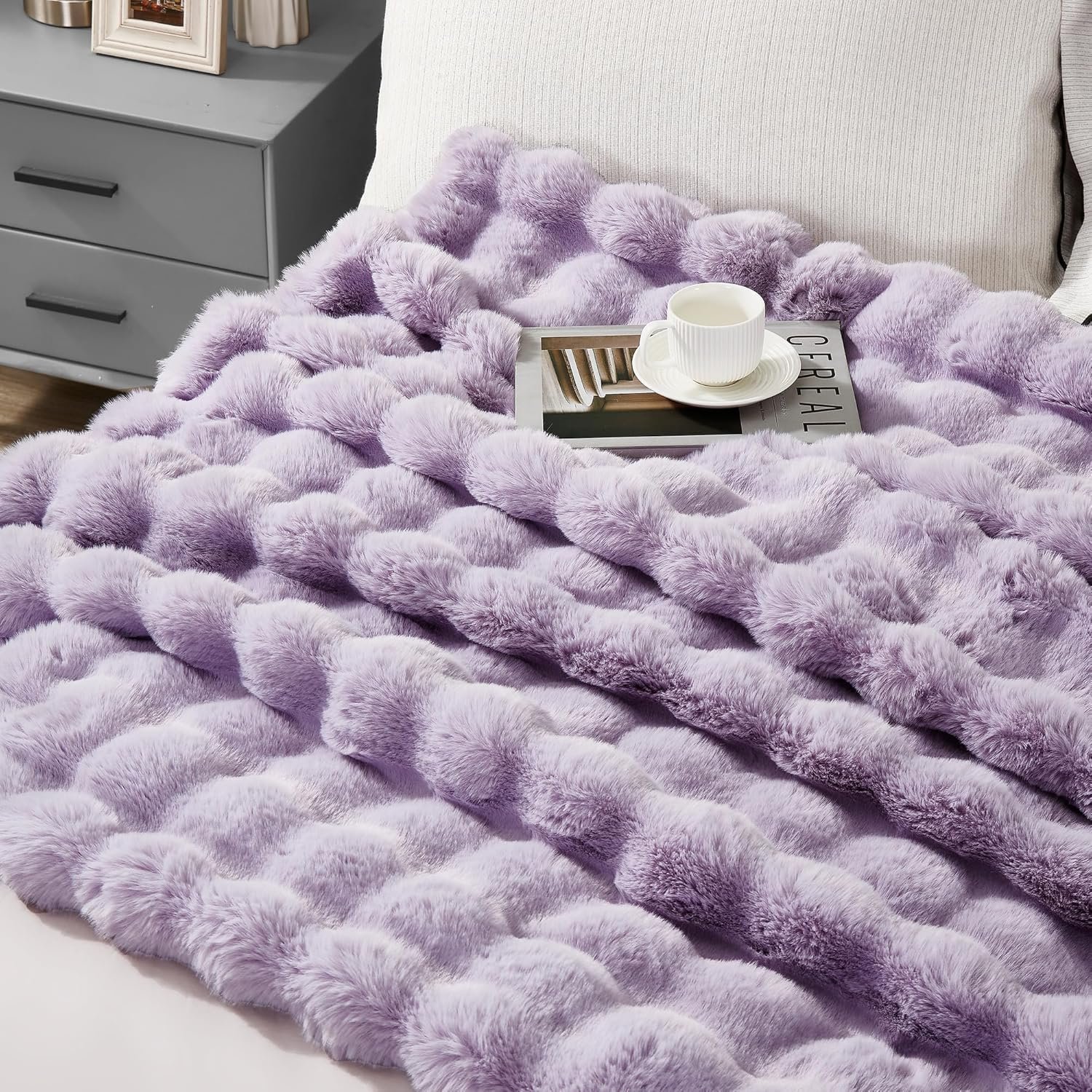 JONIYEAR Extra Large Soft Fuzzy Bubble Faux Rabbit Fur Bed Blanket Queen Size...